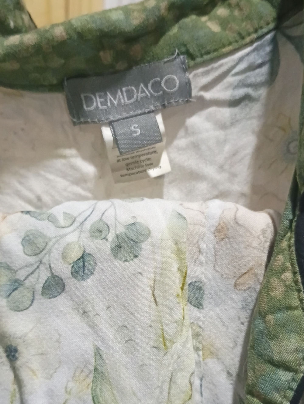 DEMDACO Green and Cream Floral Linen Sleep Top